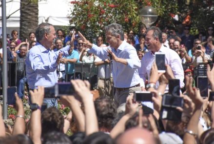 macri-baila-fiesta-nacional-mani-1024x689